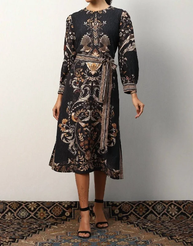 Latest Trends Darlie Dress In Black