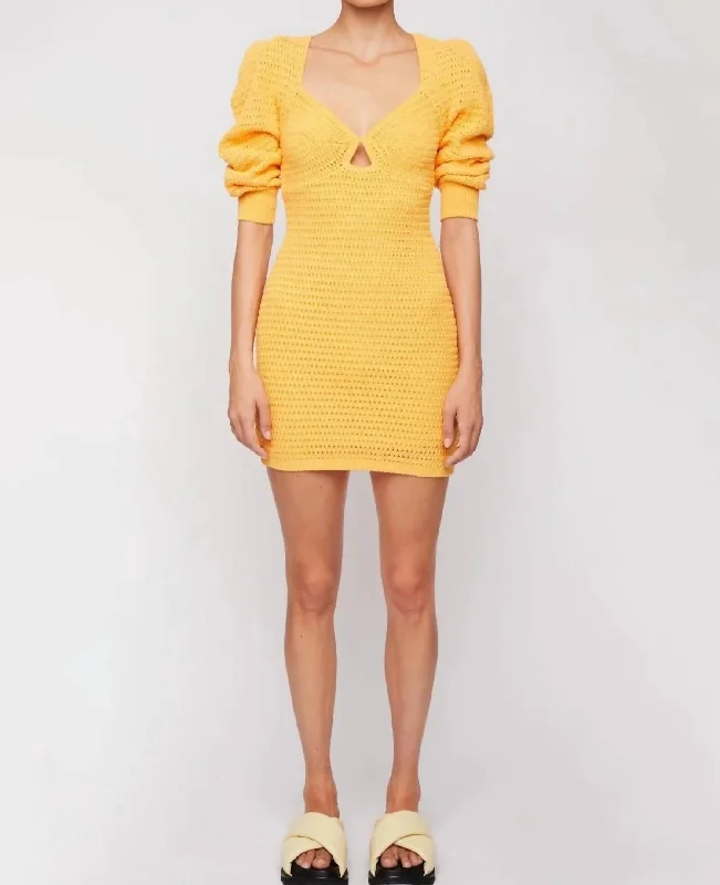Women's Holiday Outfit Gigi Dress In Apricot Blossom