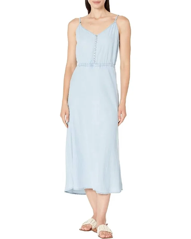 Stylish Statements Sunny Days Dress In Light Wash