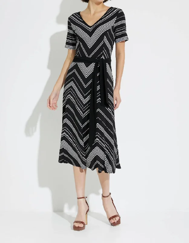 Score Big On Glamorous Red - Carpet Styles Zig Zag Dress In Black Vanilla