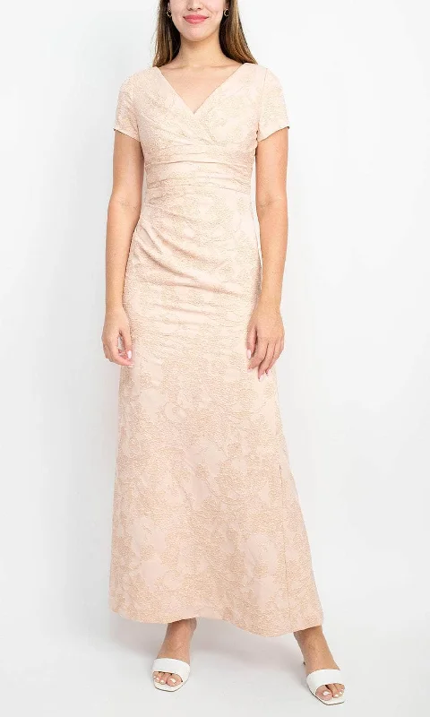 Trendy Women’s Outfits for Casual Wear Adrianna Papell AP1E209340 - V-Neck Ruched Evening Gown Trendy Women’s Outfits for Casual Wear Adrianna Papell AP1E209340 - V-Neck Ruched Evening Gown