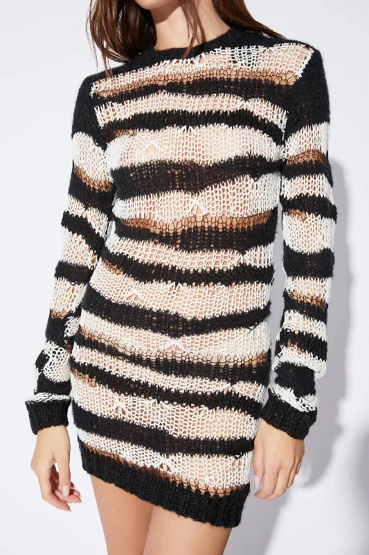 Summer Sale Akamu Dress In White & Black Stripe